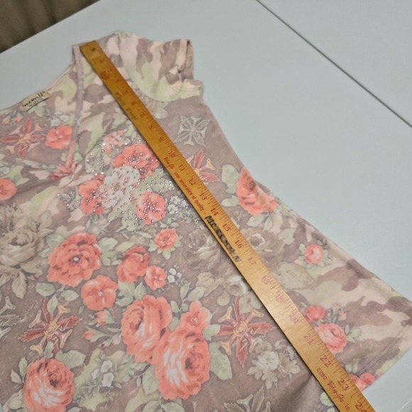 One World Shirt Womens Medium Floral Roses Embellished V-Neck Y2K READ - Picture 9 of 10